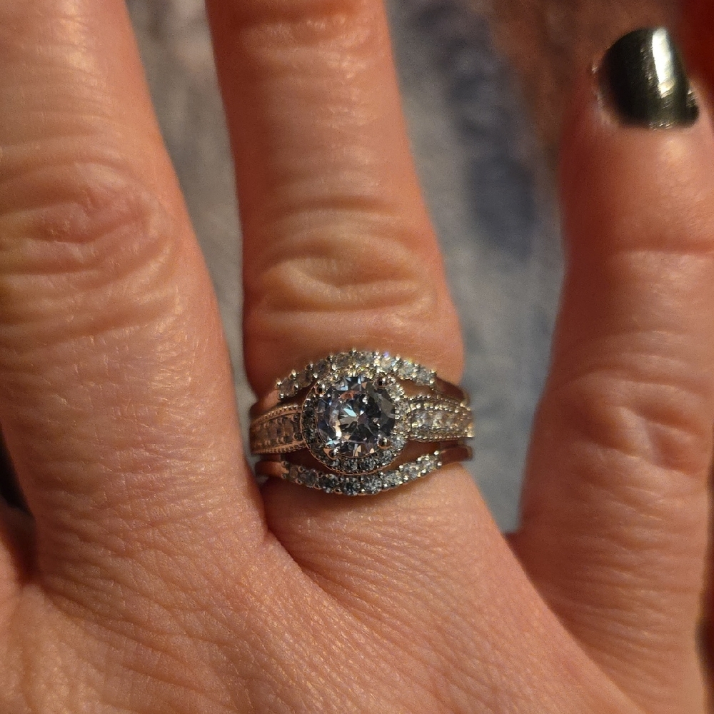 Elegant Silver Rings with Sparkling Stones